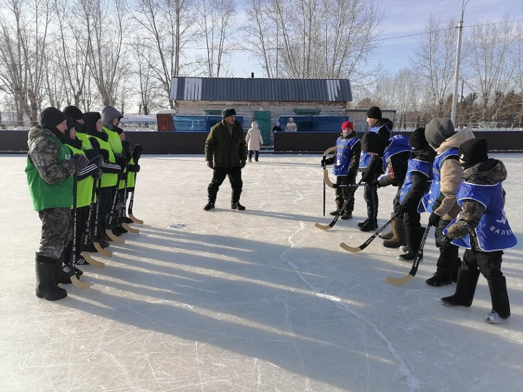 Хоккей на валенках.